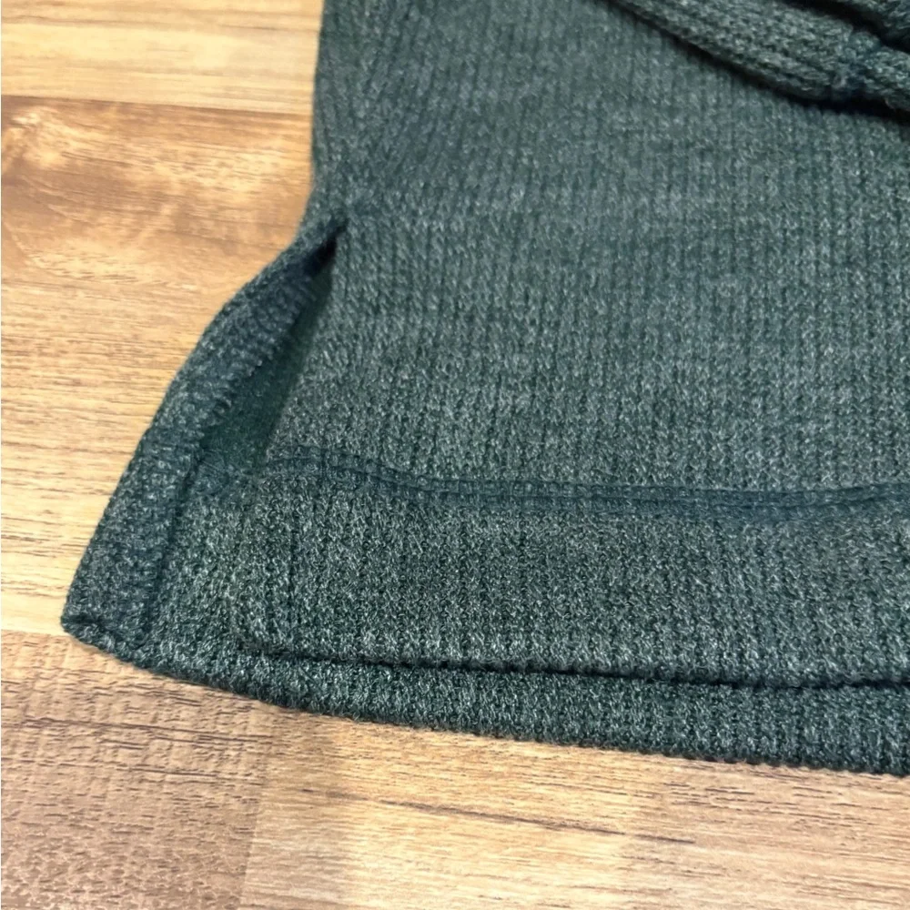 NWT Blu Pepper Split Neck Raglan Top - Picture 16 of 16